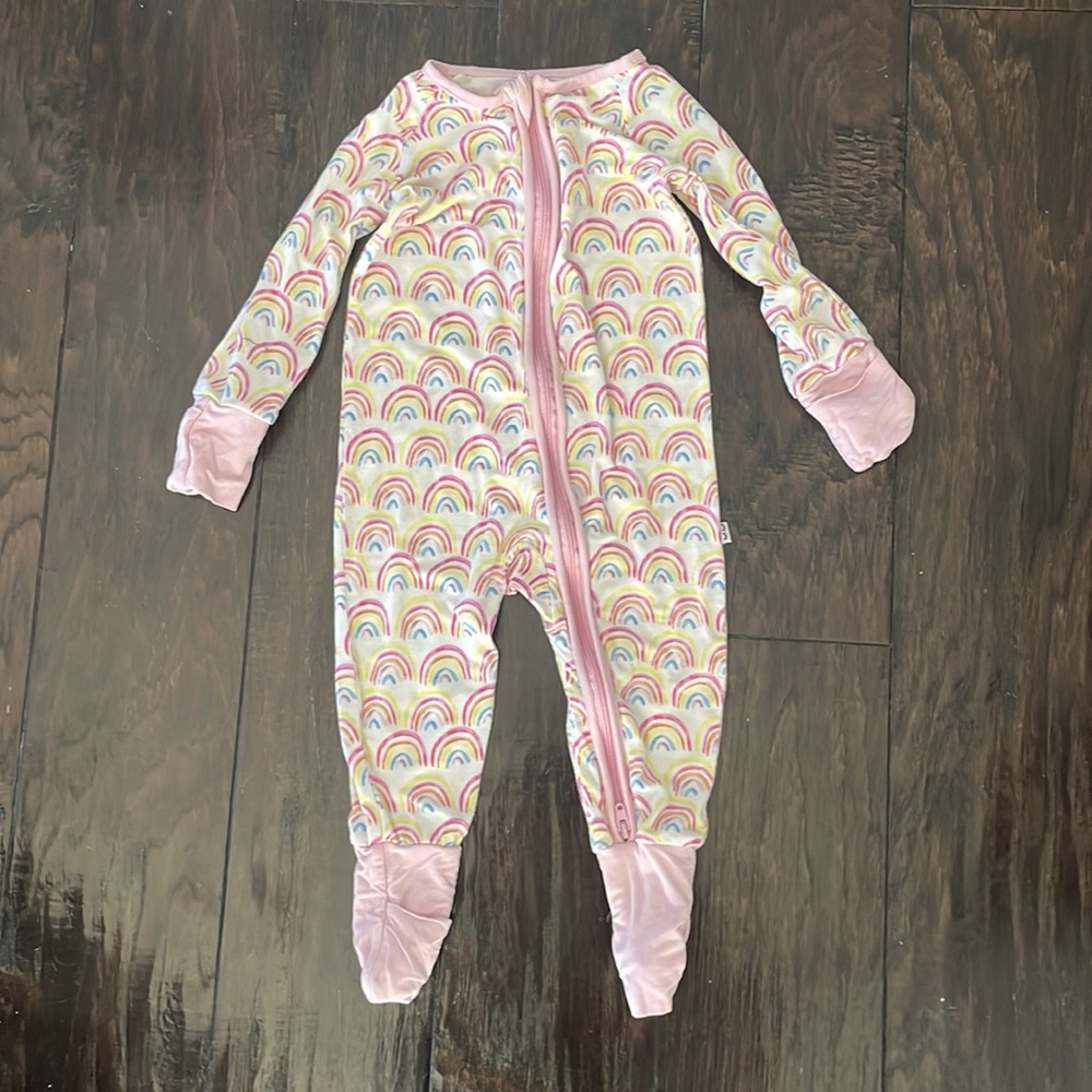 Rainbow little sleepies zippie 3-6 months